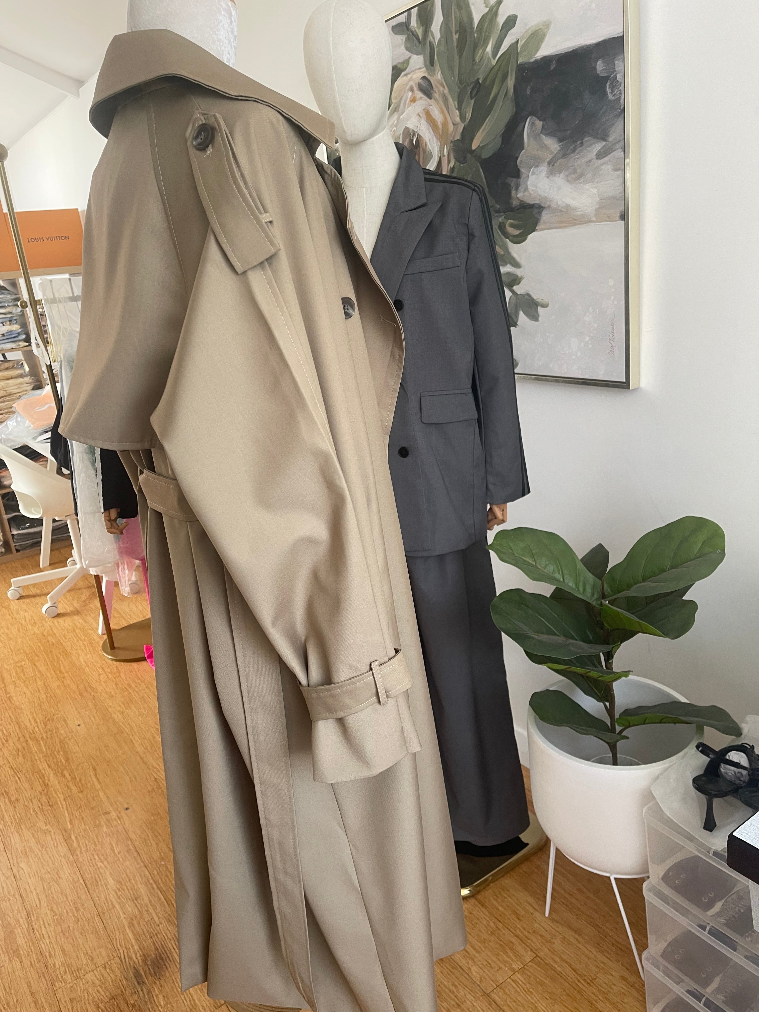 ✨ The Effortless Chic Trench Coat